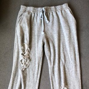 Sweats-joggers.